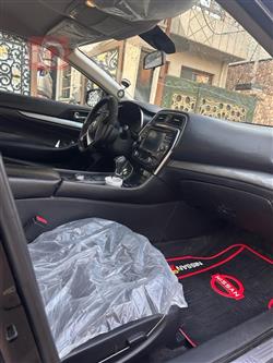 نيسان ماكسيما